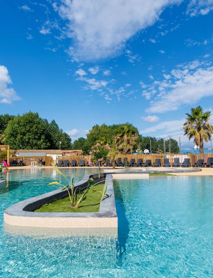 Photographie de piscine de camping